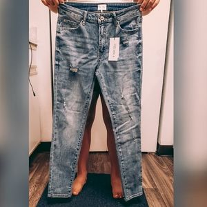 Skinny semi distressed jeans